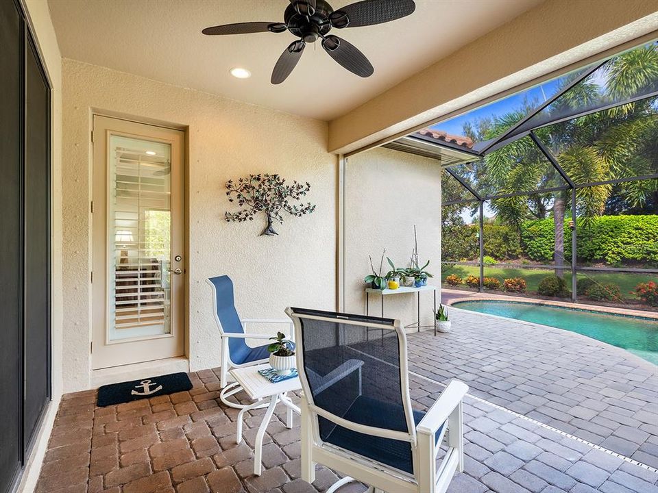 For Sale: $850,000 (3 beds, 3 baths, 2266 Square Feet)