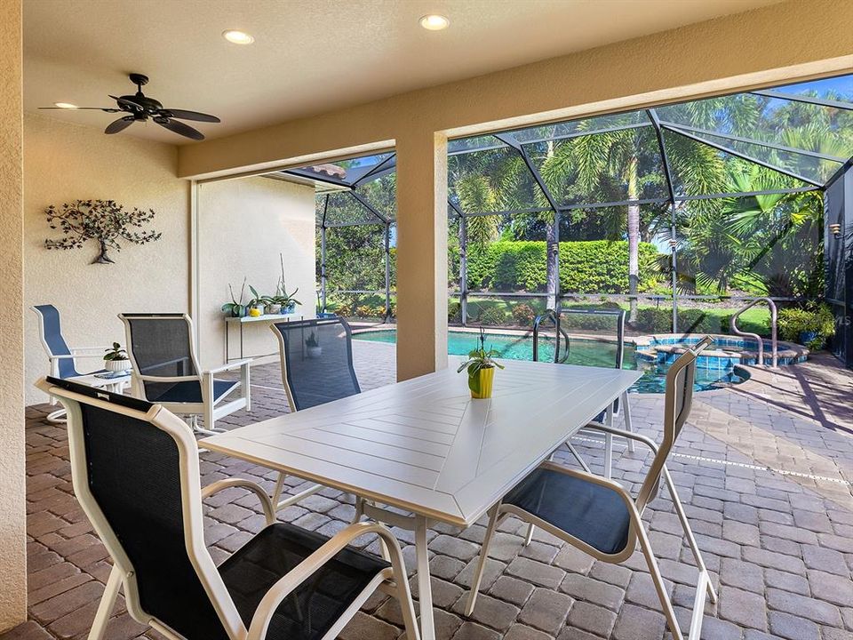 For Sale: $850,000 (3 beds, 3 baths, 2266 Square Feet)