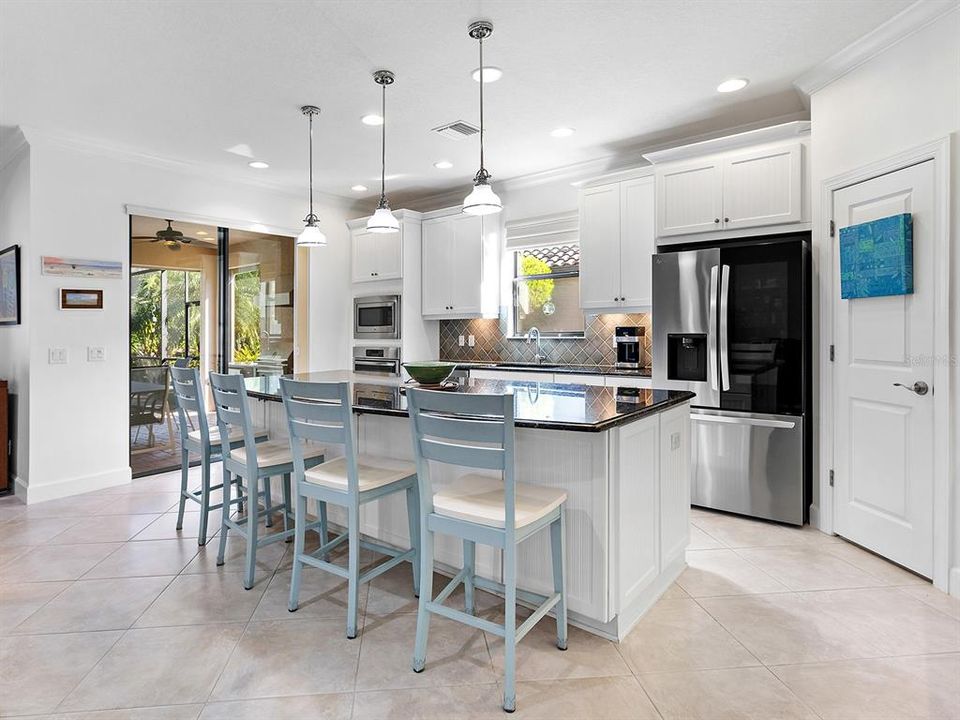 For Sale: $850,000 (3 beds, 3 baths, 2266 Square Feet)
