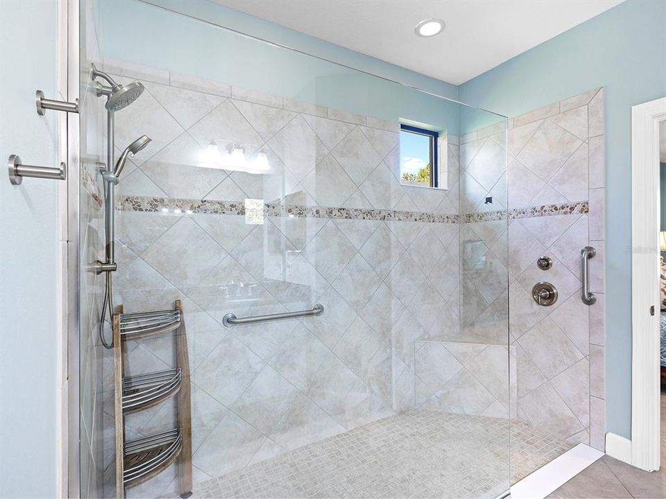 For Sale: $850,000 (3 beds, 3 baths, 2266 Square Feet)