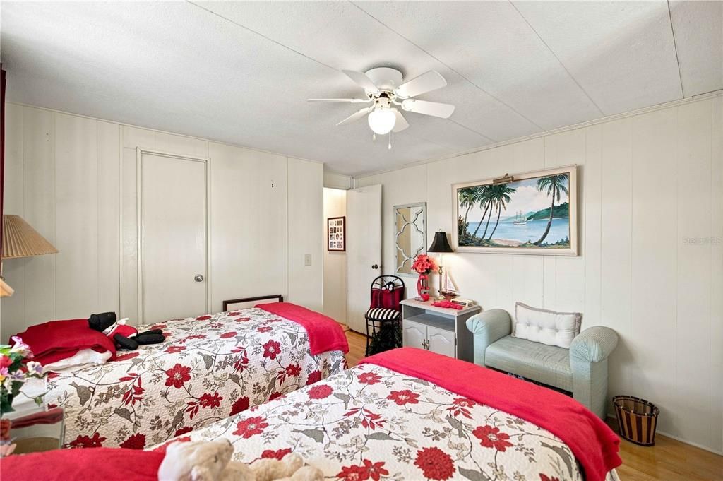 For Sale: $279,000 (2 beds, 2 baths, 1194 Square Feet)