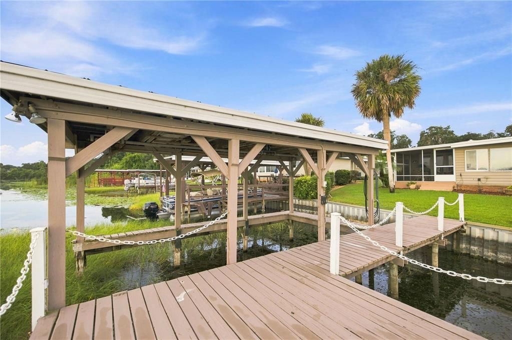 For Sale: $279,000 (2 beds, 2 baths, 1194 Square Feet)