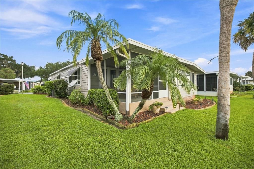 For Sale: $279,000 (2 beds, 2 baths, 1194 Square Feet)
