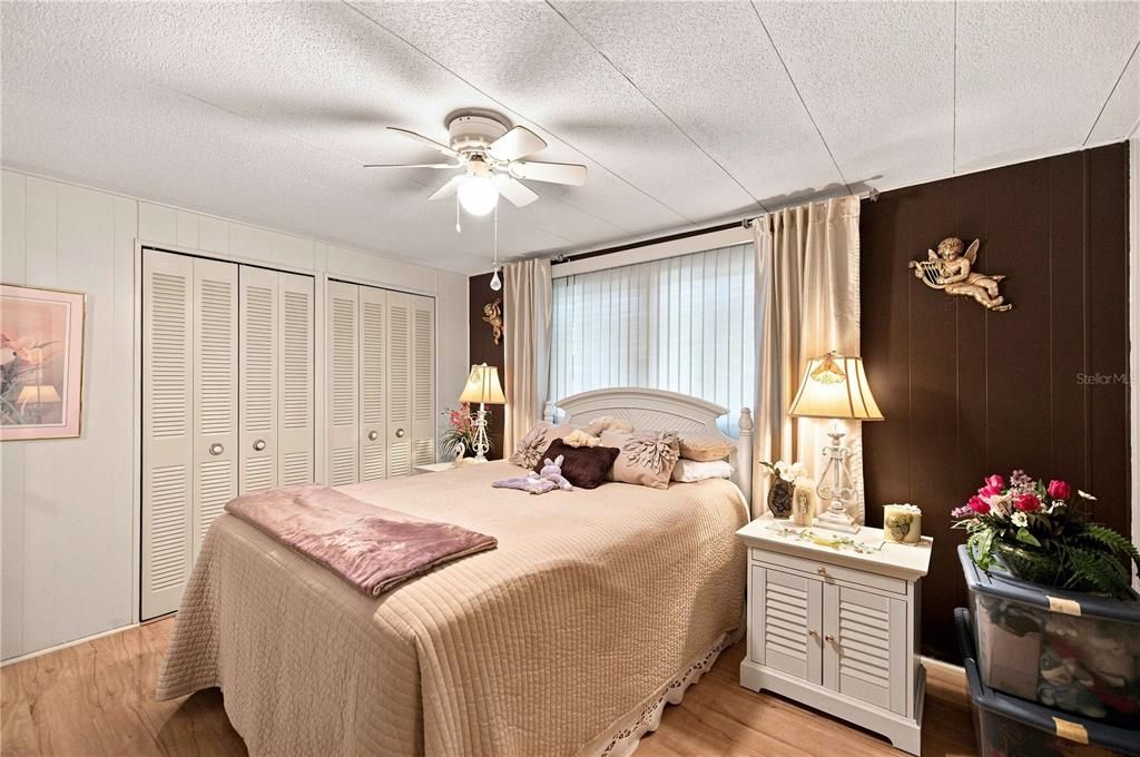 For Sale: $279,000 (2 beds, 2 baths, 1194 Square Feet)