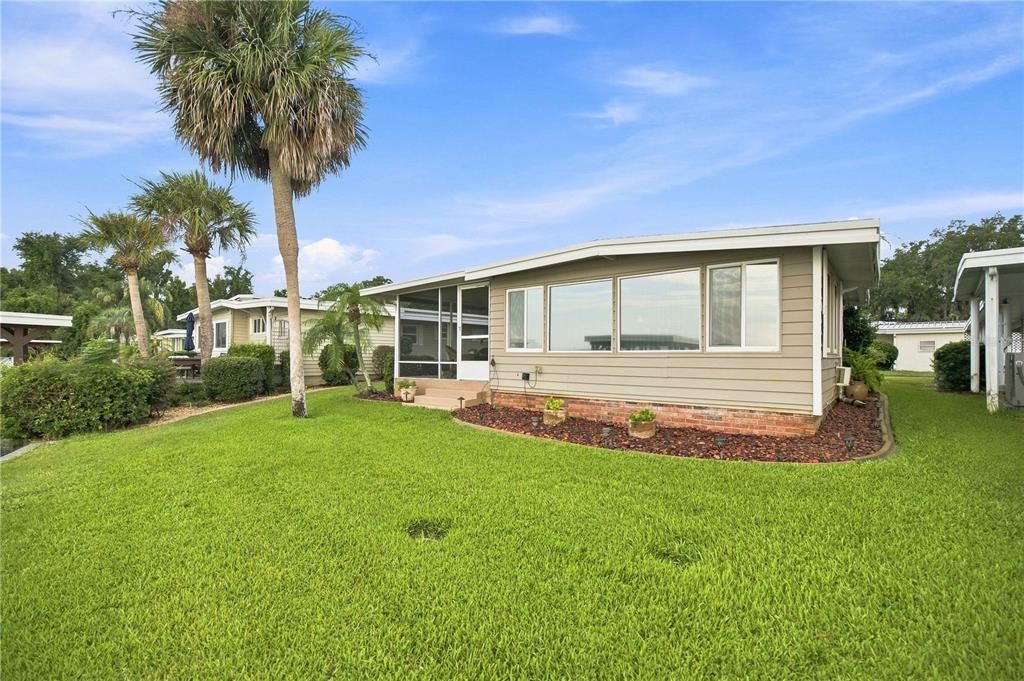 For Sale: $279,000 (2 beds, 2 baths, 1194 Square Feet)