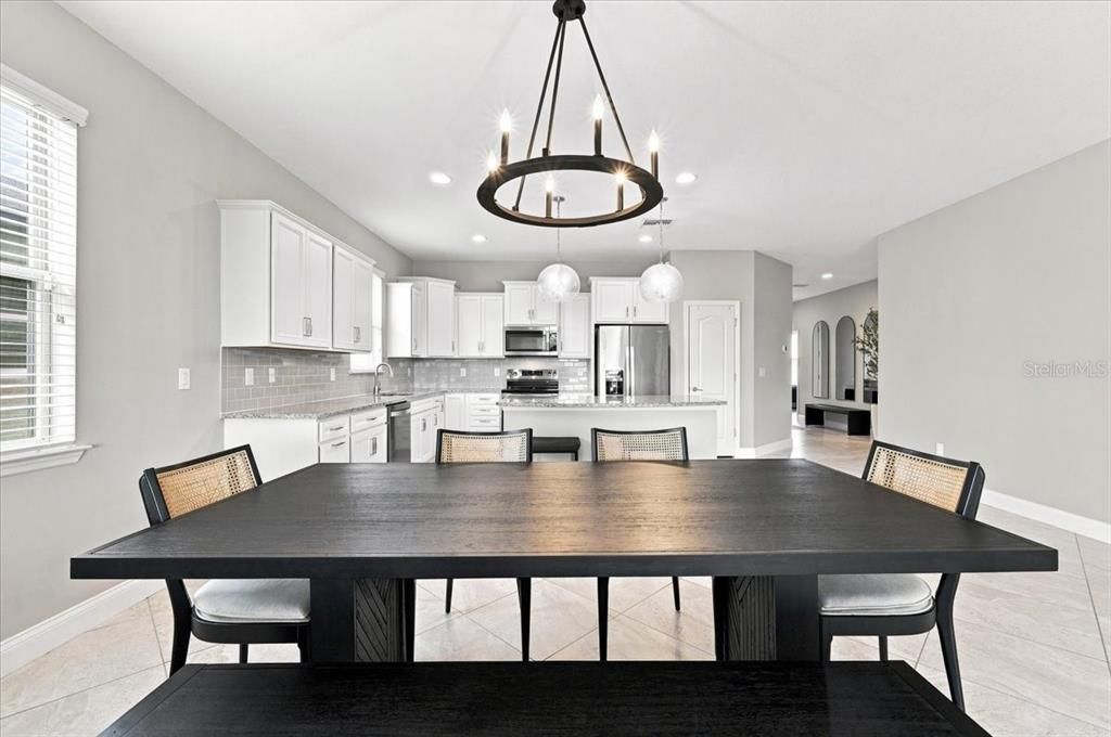 : $429,900 (4 camas, 2 baños, 2144 Pies cuadrados)