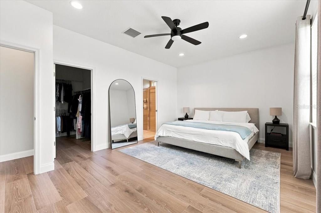 : $429,900 (4 camas, 2 baños, 2144 Pies cuadrados)