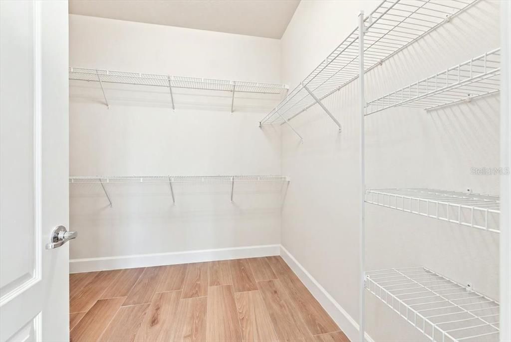 : $429,900 (4 camas, 2 baños, 2144 Pies cuadrados)