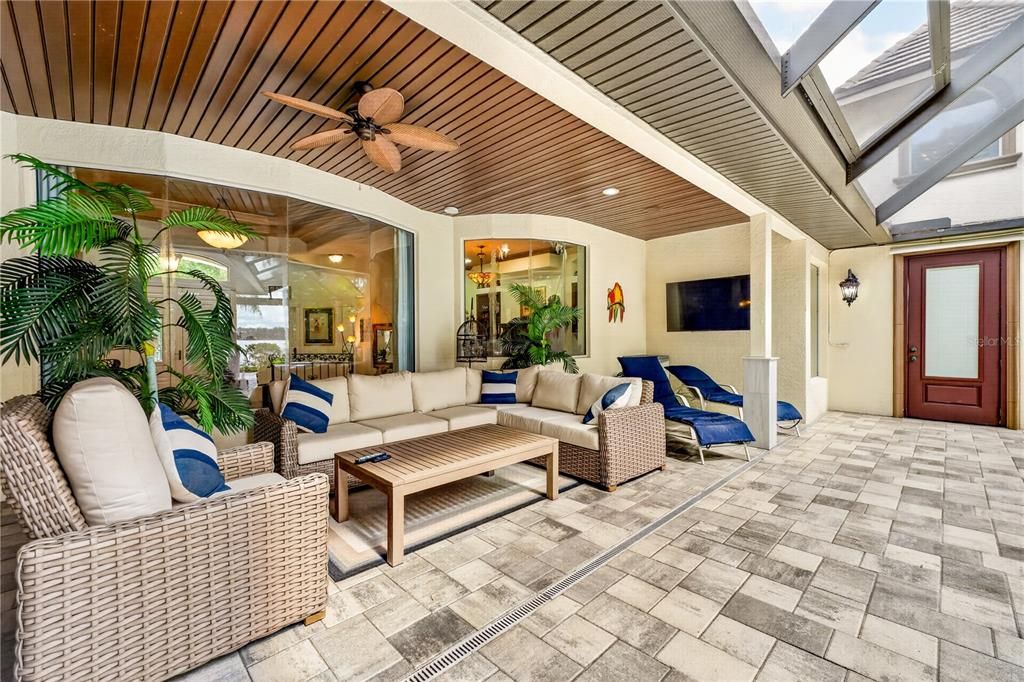 For Sale: $1,900,000 (3 beds, 3 baths, 4693 Square Feet)