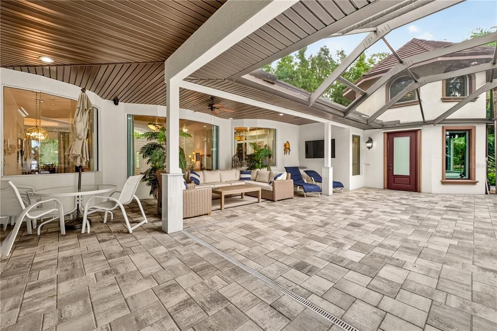 For Sale: $1,900,000 (3 beds, 3 baths, 4693 Square Feet)