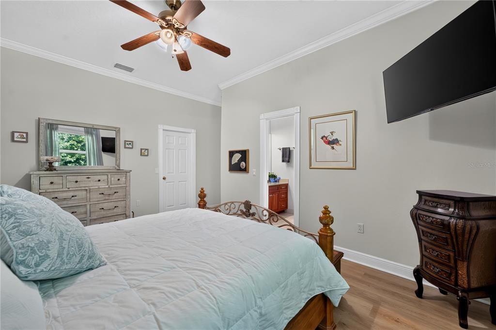 For Sale: $1,900,000 (3 beds, 3 baths, 4693 Square Feet)