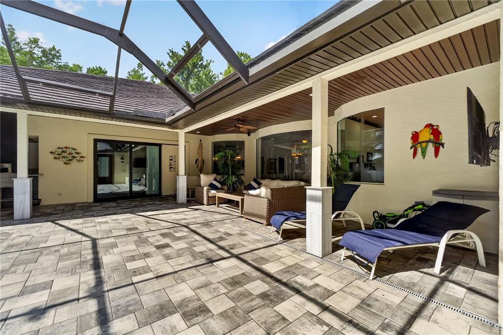 For Sale: $1,900,000 (3 beds, 3 baths, 4693 Square Feet)