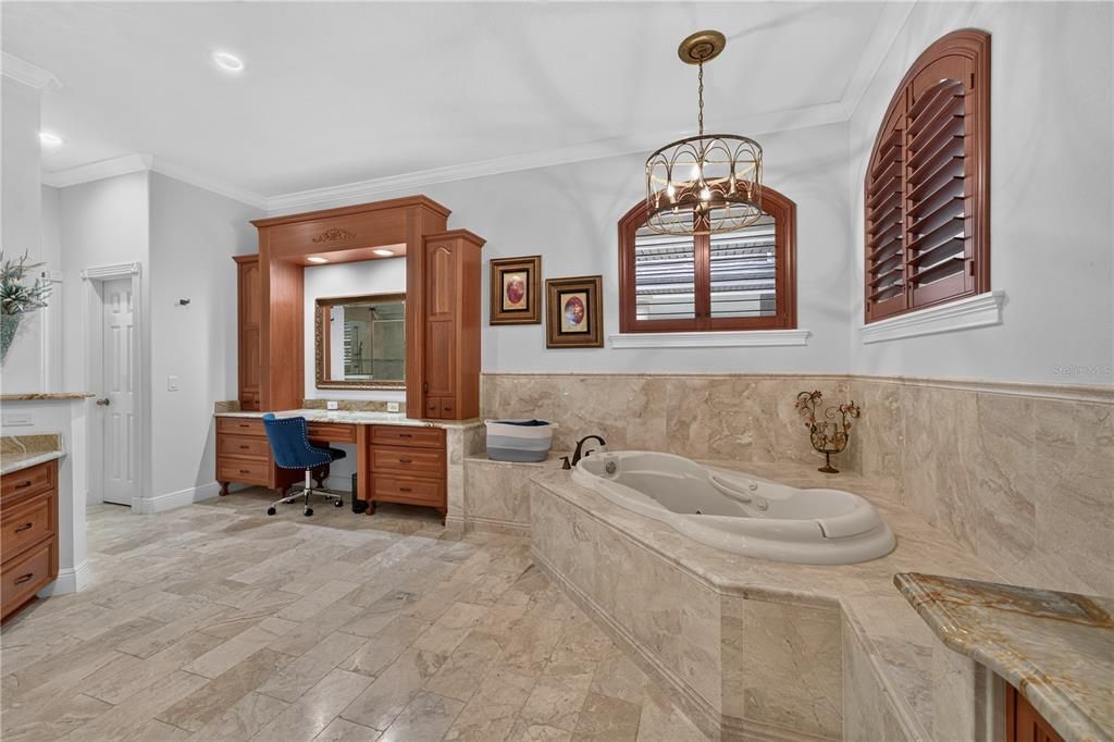 For Sale: $1,900,000 (3 beds, 3 baths, 4693 Square Feet)