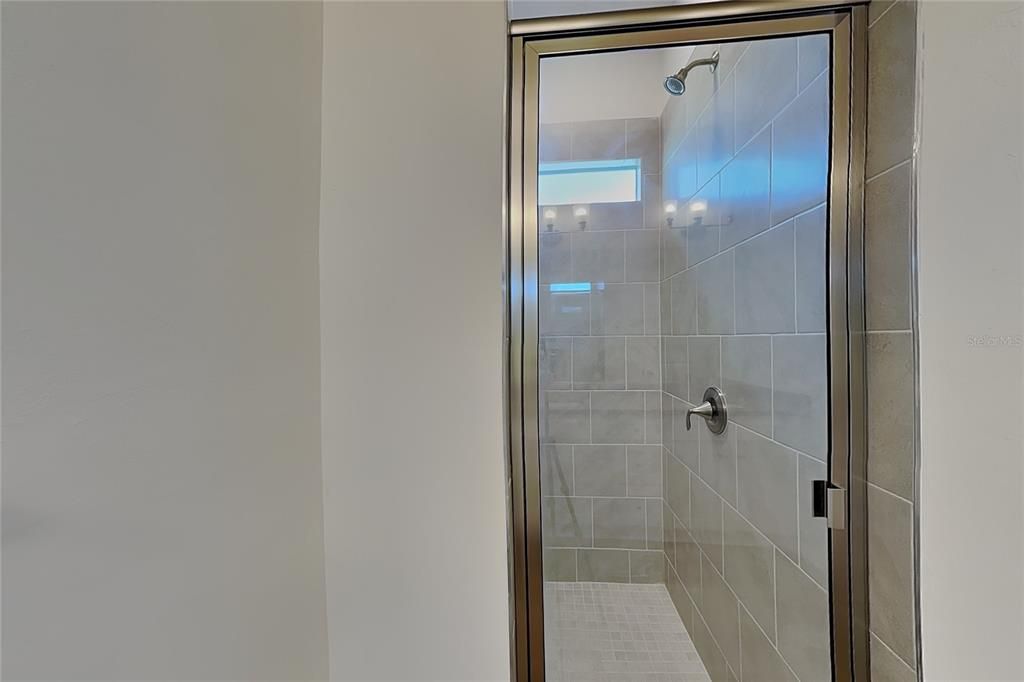 На продажу: $299,900 (3 спален, 2 ванн, 1710 Квадратных фут)