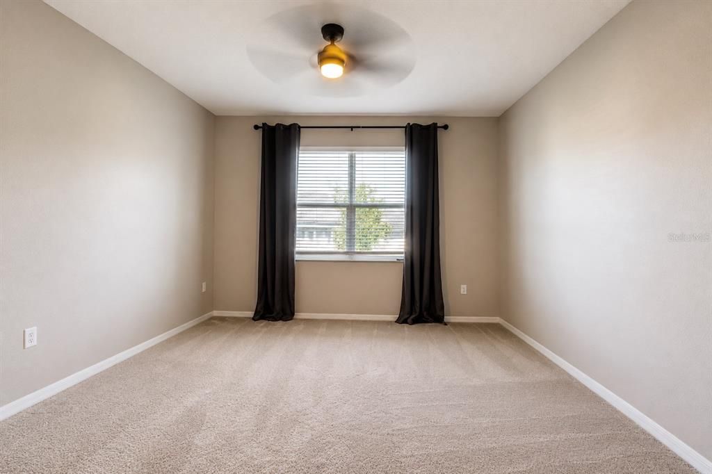 For Sale: $629,000 (5 beds, 4 baths, 4084 Square Feet)