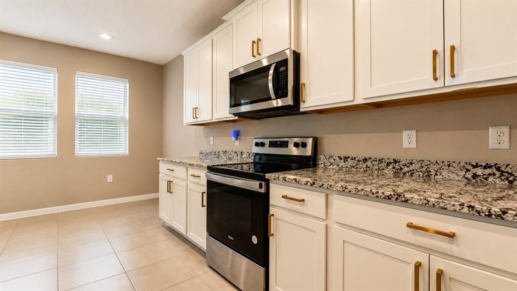 For Sale: $629,000 (5 beds, 4 baths, 4084 Square Feet)