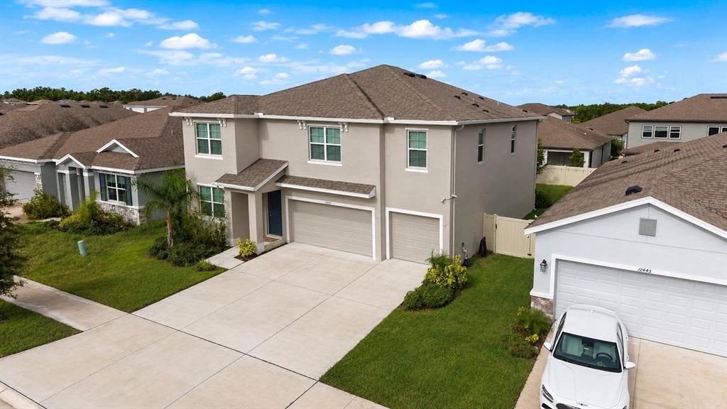 For Sale: $629,000 (5 beds, 4 baths, 4084 Square Feet)