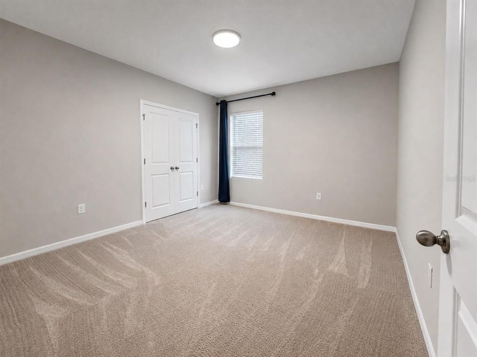 For Sale: $629,000 (5 beds, 4 baths, 4084 Square Feet)