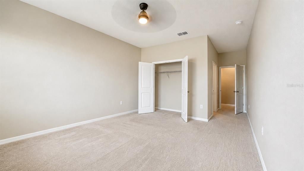 For Sale: $629,000 (5 beds, 4 baths, 4084 Square Feet)