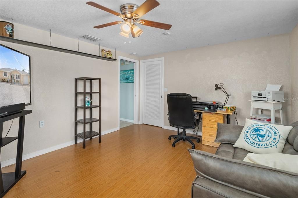 For Sale: $359,900 (2 beds, 2 baths, 1356 Square Feet)