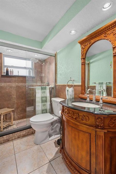 For Sale: $359,900 (2 beds, 2 baths, 1356 Square Feet)