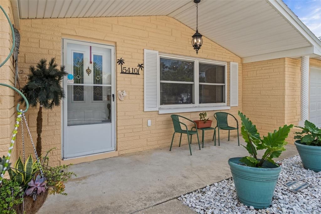 For Sale: $359,900 (2 beds, 2 baths, 1356 Square Feet)