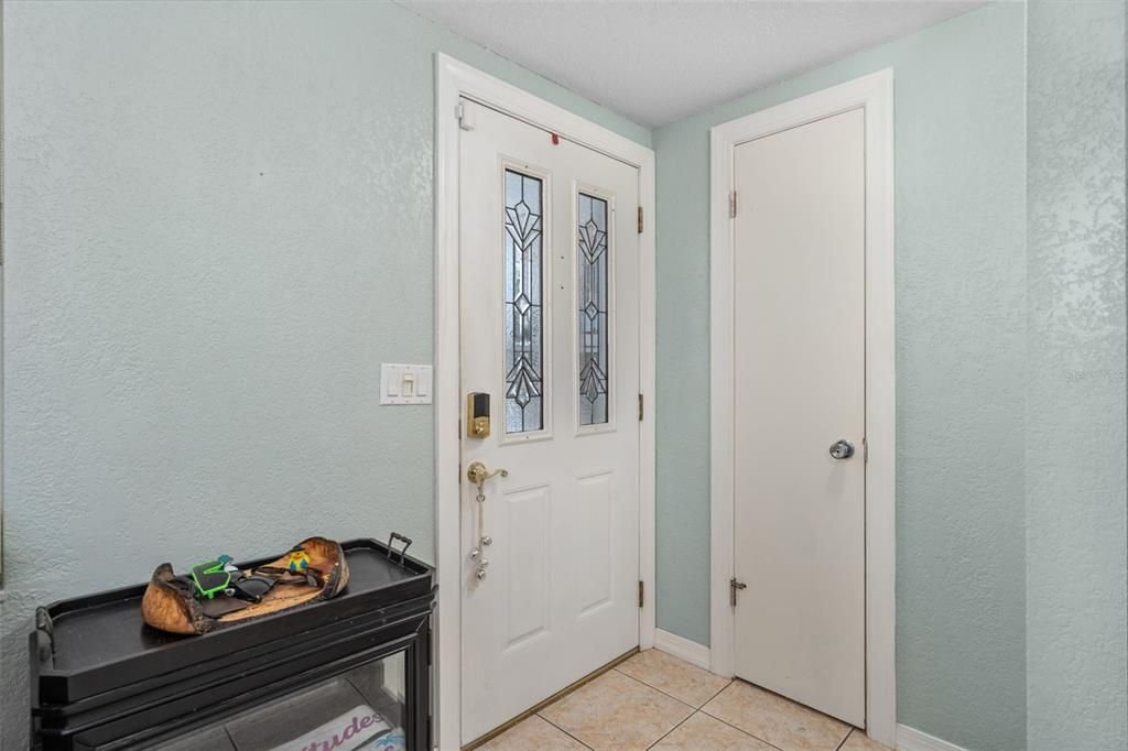 For Sale: $359,900 (2 beds, 2 baths, 1356 Square Feet)