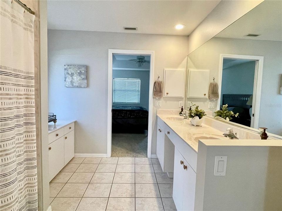 For Sale: $349,000 (3 beds, 2 baths, 1605 Square Feet)