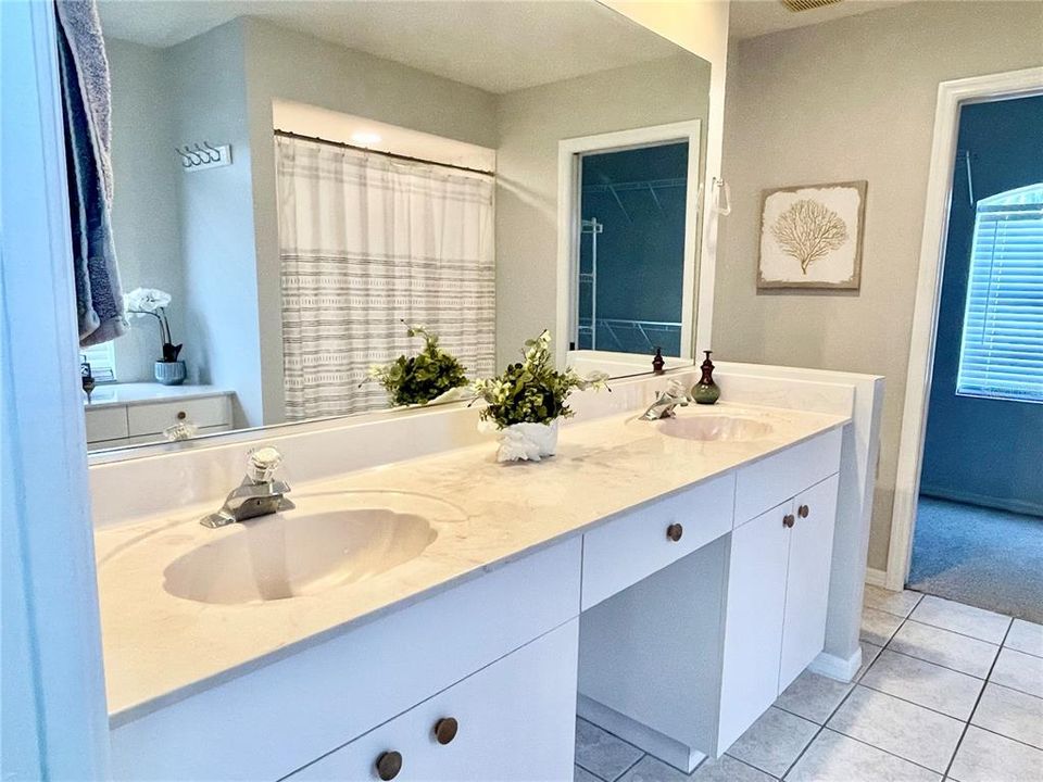 For Sale: $349,000 (3 beds, 2 baths, 1605 Square Feet)