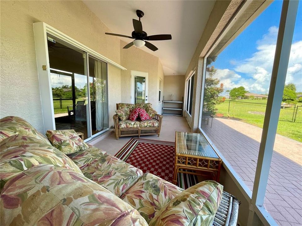 For Sale: $349,000 (3 beds, 2 baths, 1605 Square Feet)