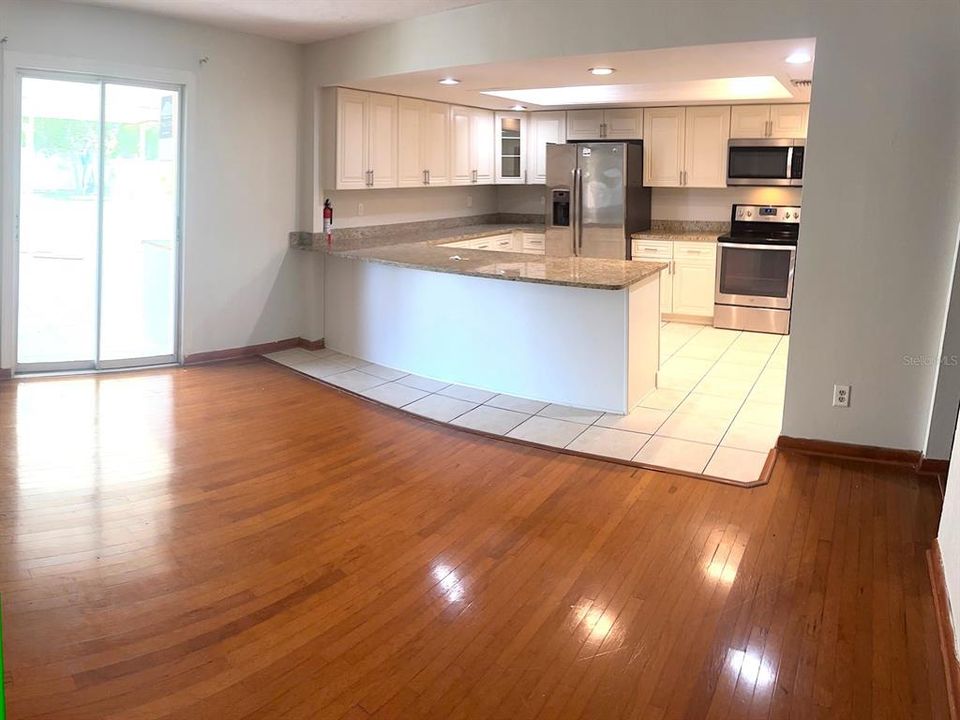 En Venta: $595,000 (3 camas, 2 baños, 1687 Pies cuadrados)