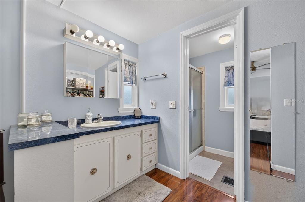 For Sale: $110,000 (2 beds, 2 baths, 1056 Square Feet)
