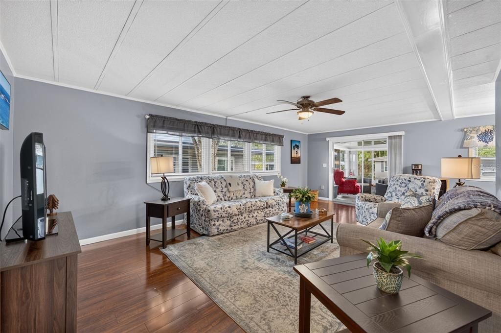 For Sale: $110,000 (2 beds, 2 baths, 1056 Square Feet)