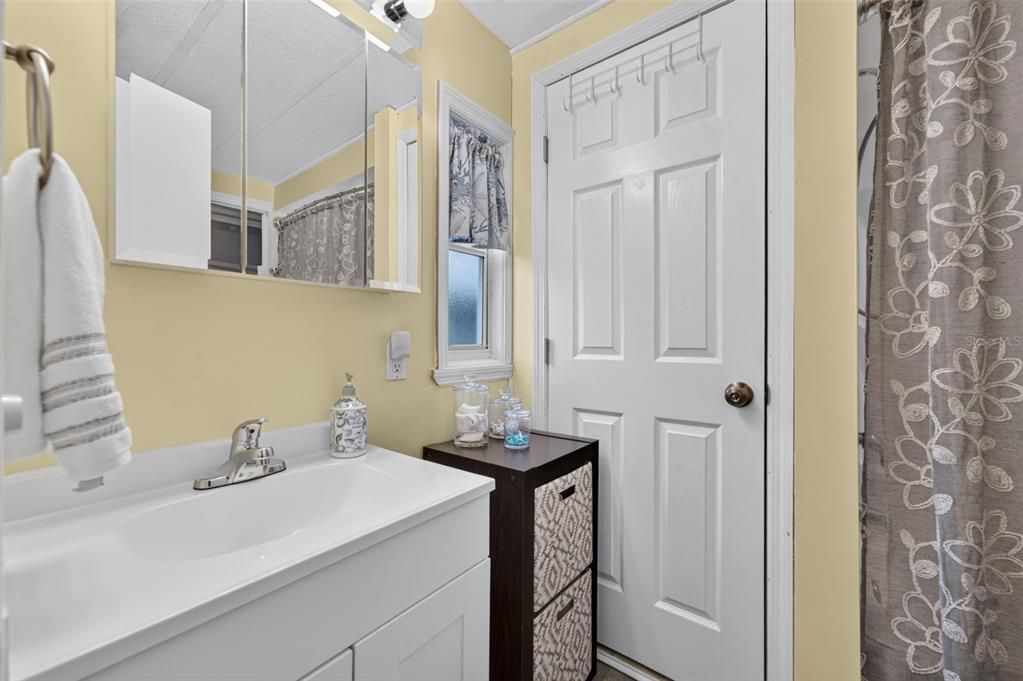 For Sale: $110,000 (2 beds, 2 baths, 1056 Square Feet)