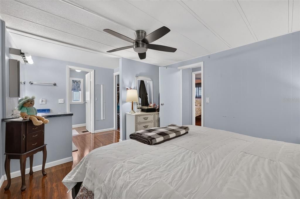 For Sale: $110,000 (2 beds, 2 baths, 1056 Square Feet)