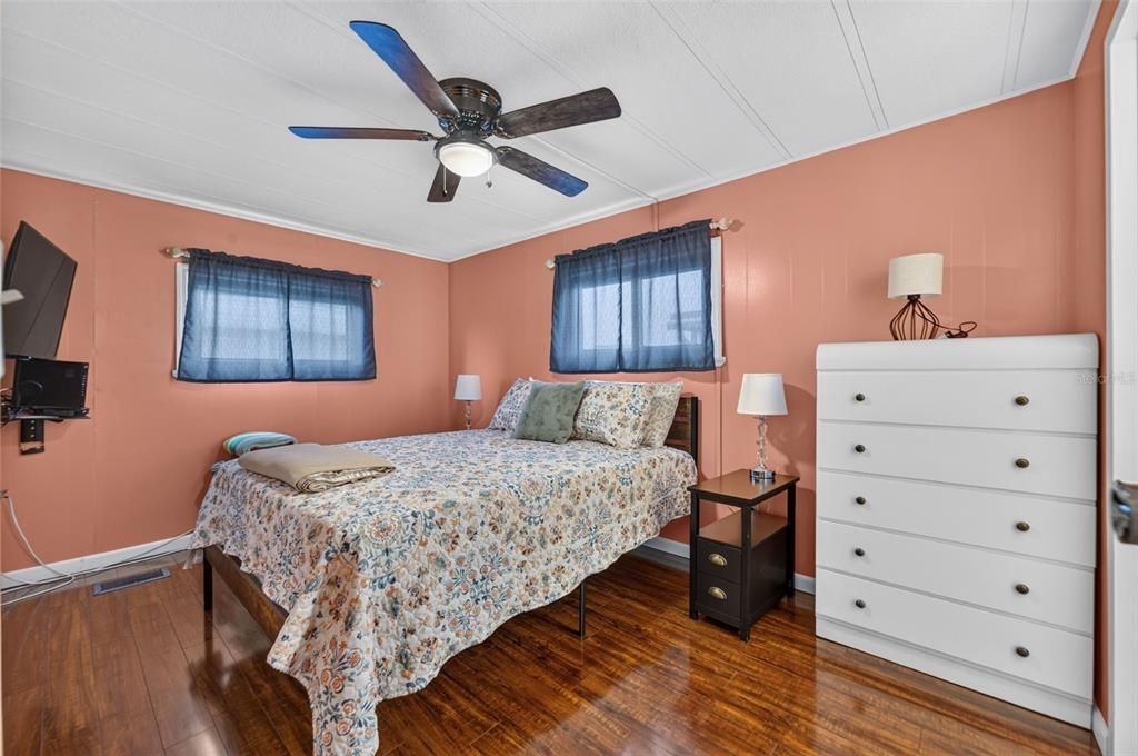 For Sale: $110,000 (2 beds, 2 baths, 1056 Square Feet)