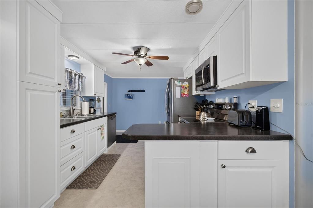 For Sale: $110,000 (2 beds, 2 baths, 1056 Square Feet)