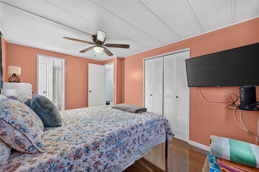 For Sale: $110,000 (2 beds, 2 baths, 1056 Square Feet)