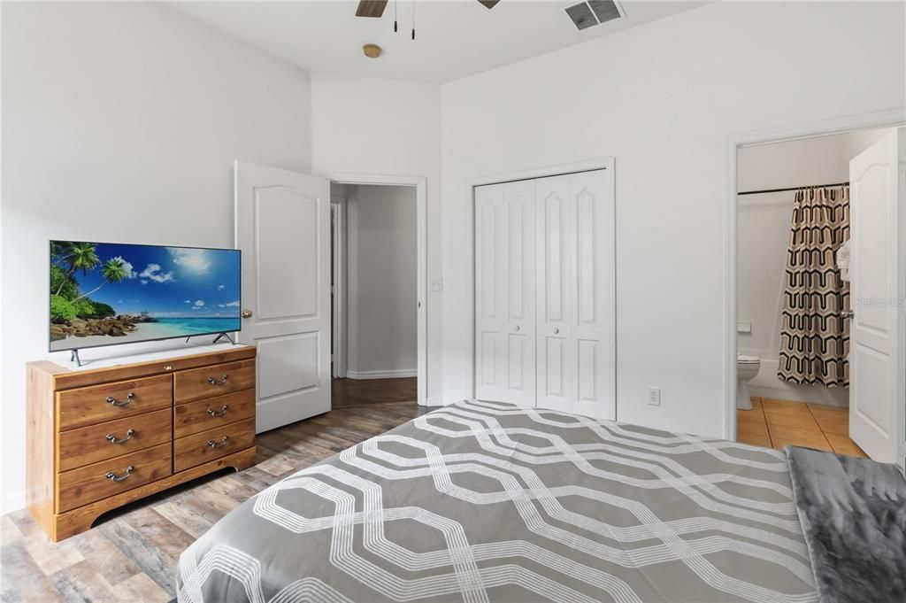 For Sale: $419,900 (4 beds, 3 baths, 1895 Square Feet)