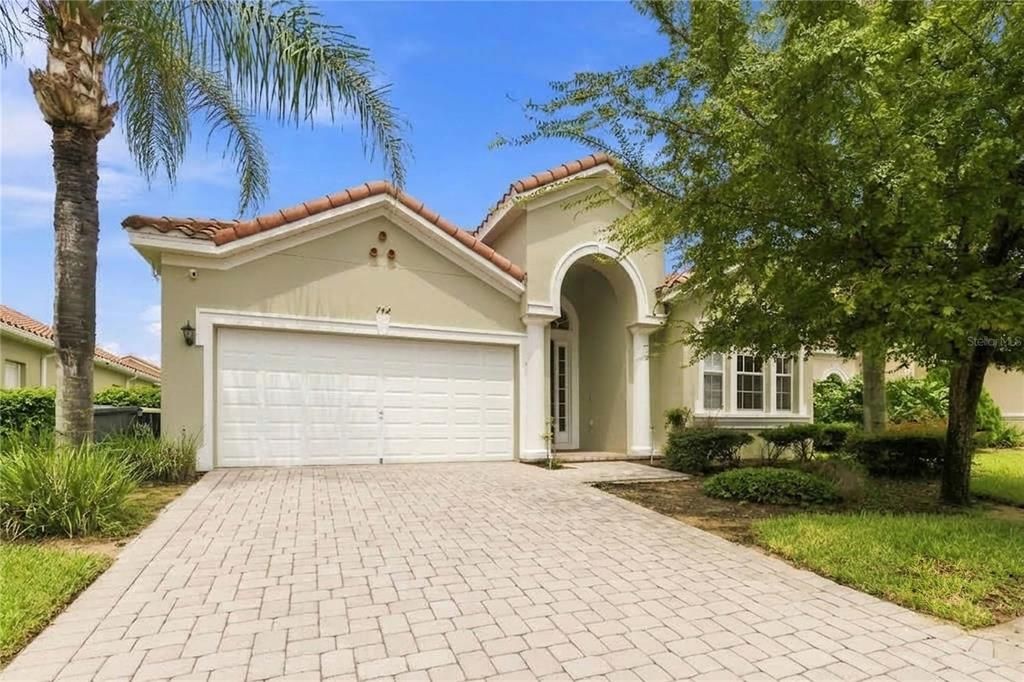 For Sale: $419,900 (4 beds, 3 baths, 1895 Square Feet)