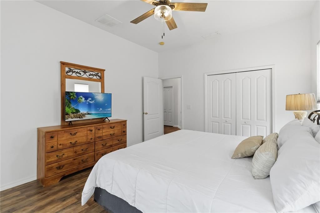 For Sale: $419,900 (4 beds, 3 baths, 1895 Square Feet)
