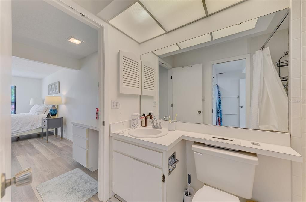 В аренду: $1,800 (2 спален, 2 ванн, 1135 Квадратных фут)