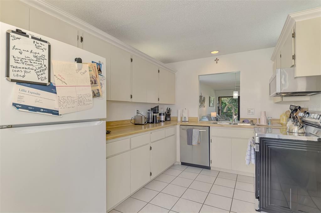 В аренду: $1,800 (2 спален, 2 ванн, 1135 Квадратных фут)