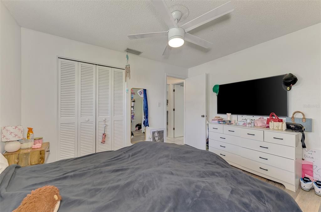 В аренду: $1,800 (2 спален, 2 ванн, 1135 Квадратных фут)
