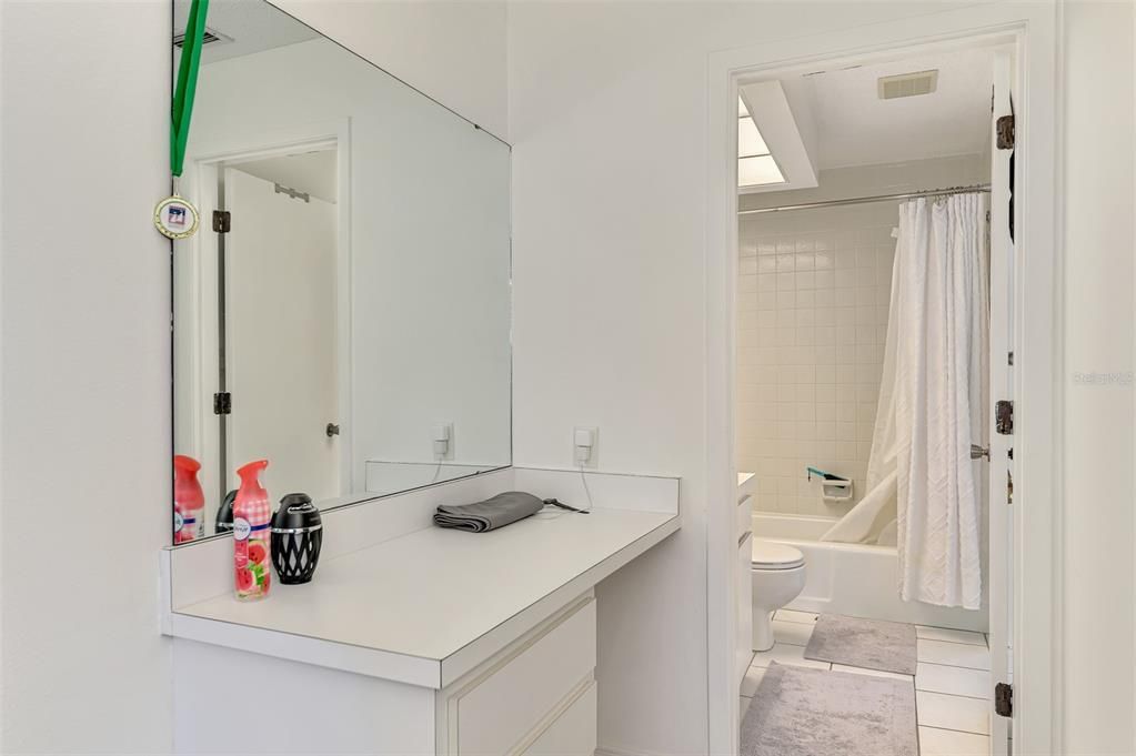 В аренду: $1,800 (2 спален, 2 ванн, 1135 Квадратных фут)