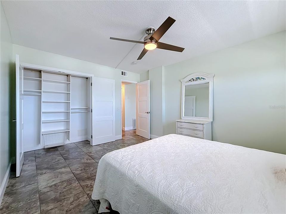 Activo con contrato: $245,000 (2 camas, 2 baños, 855 Pies cuadrados)