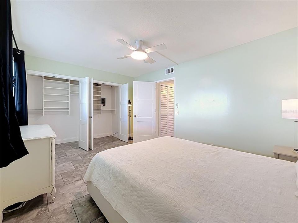 Activo con contrato: $245,000 (2 camas, 2 baños, 855 Pies cuadrados)