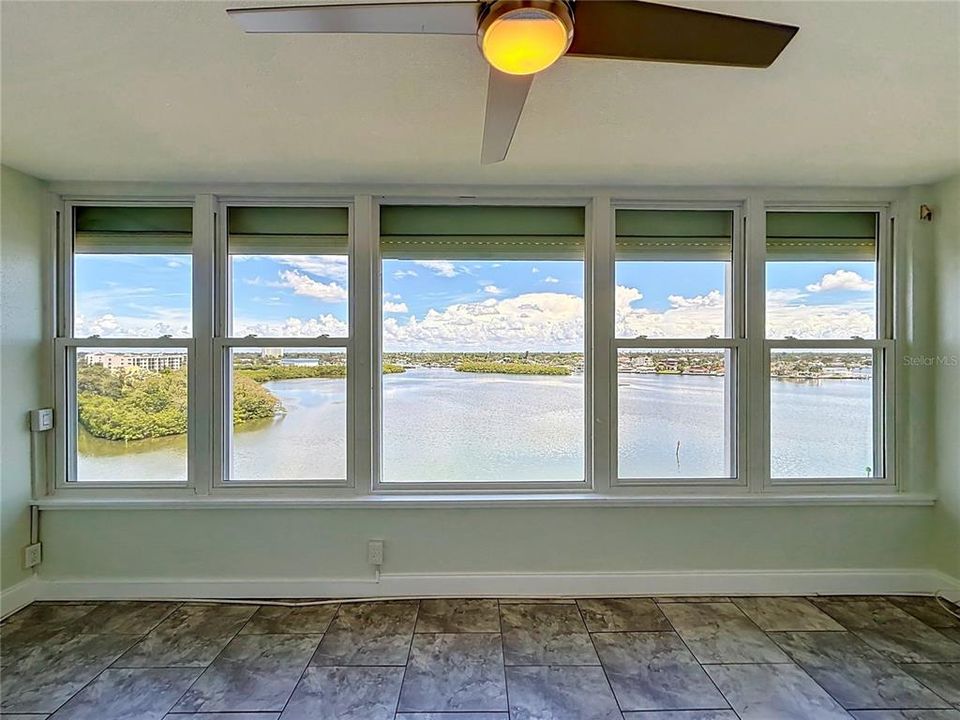 Activo con contrato: $245,000 (2 camas, 2 baños, 855 Pies cuadrados)