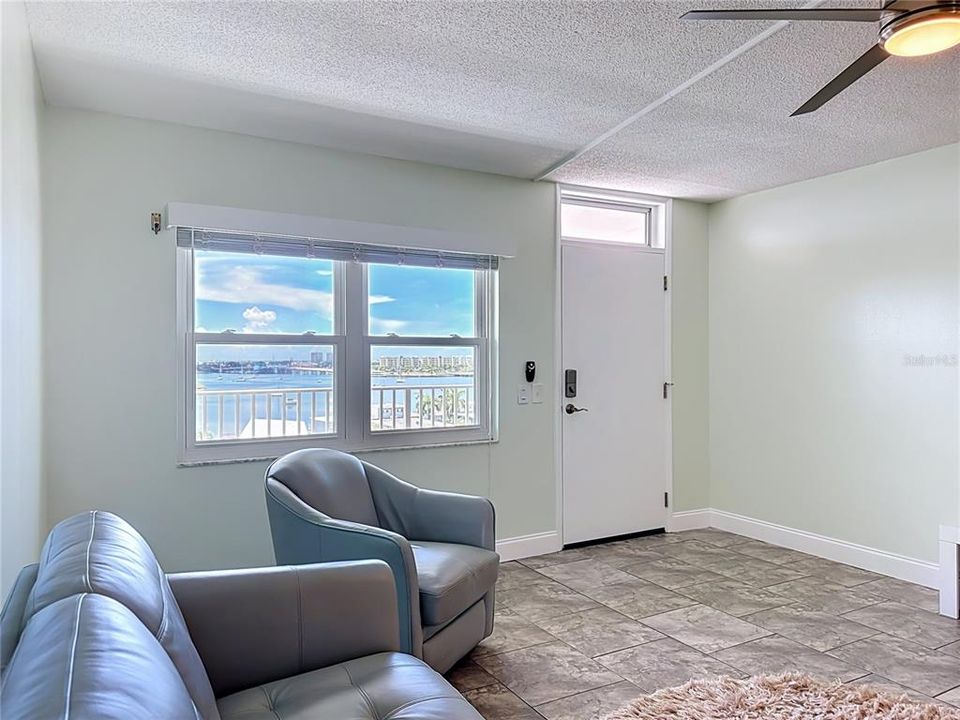 Activo con contrato: $245,000 (2 camas, 2 baños, 855 Pies cuadrados)