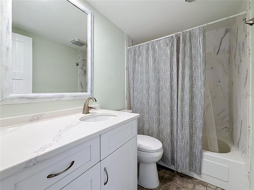 Activo con contrato: $245,000 (2 camas, 2 baños, 855 Pies cuadrados)